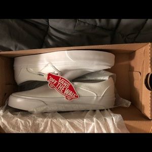 Vans Asher Slip Ons True Wht/True Wht Size  6.5